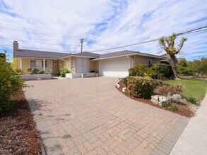 Building Photo - 27665 Longhill Dr