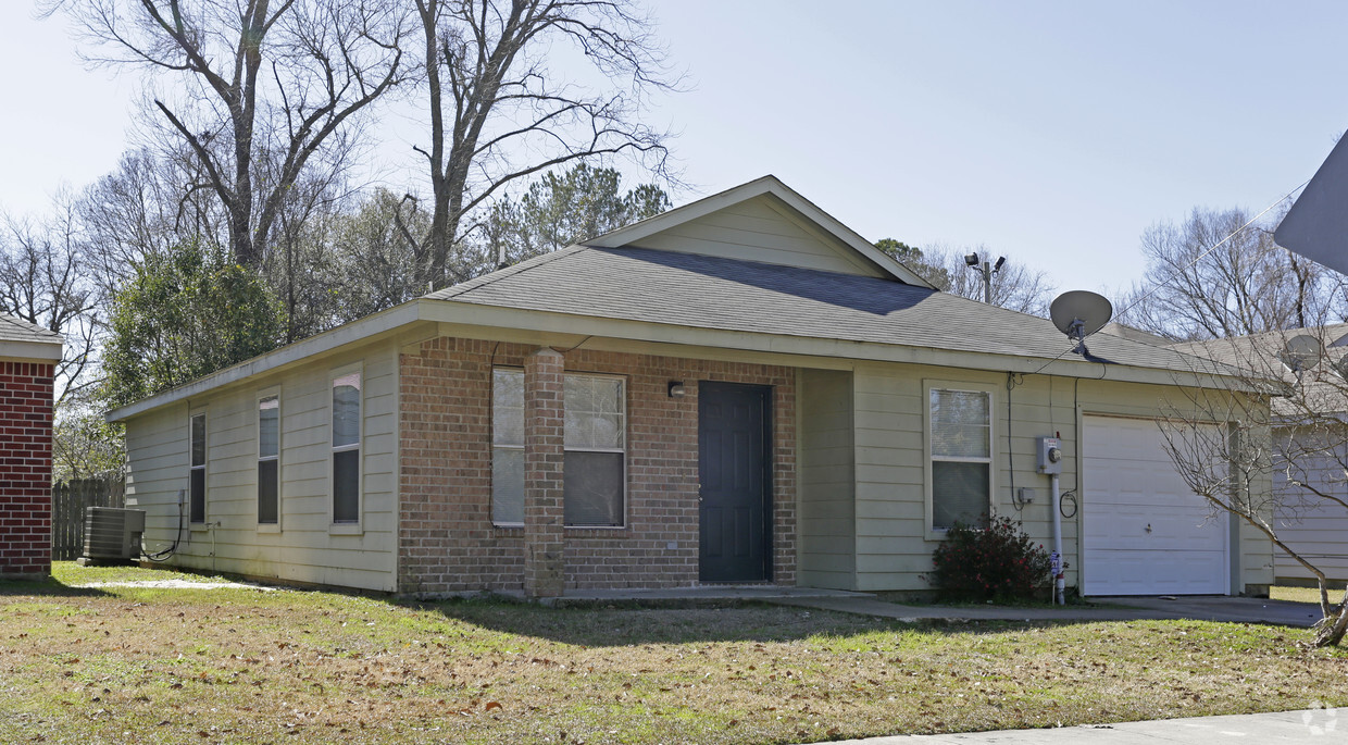 Primary Photo - Scotlandville Homes