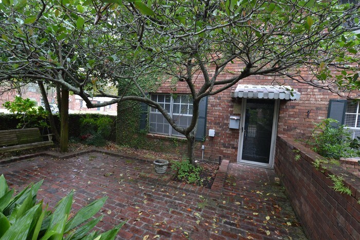 Primary Photo - 1701 Lobdell Ave