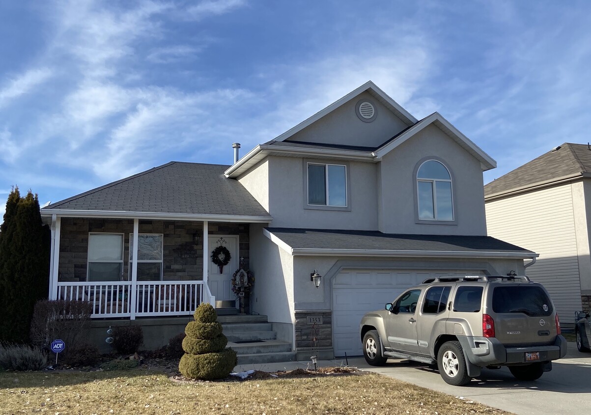 Primary Photo - 1353 N 2530 W