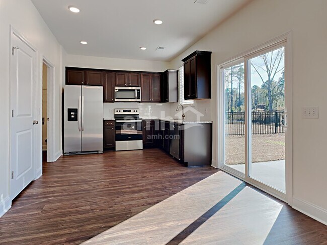 Building Photo - 318 Azore Way