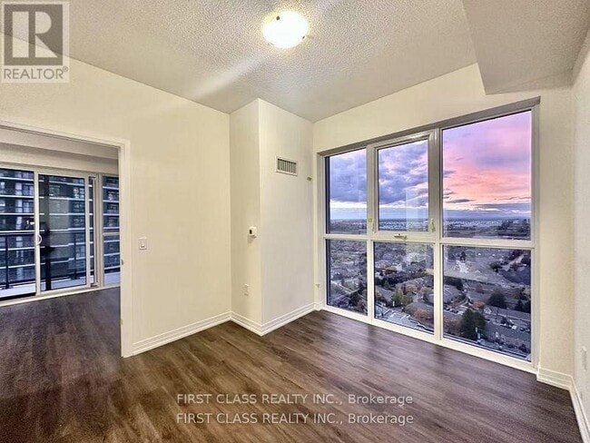 Building Photo - 15 Watergarden Dr