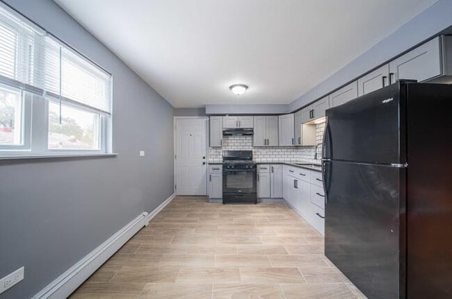 Building Photo - 15334 Doctor M.L.K. Jr Dr