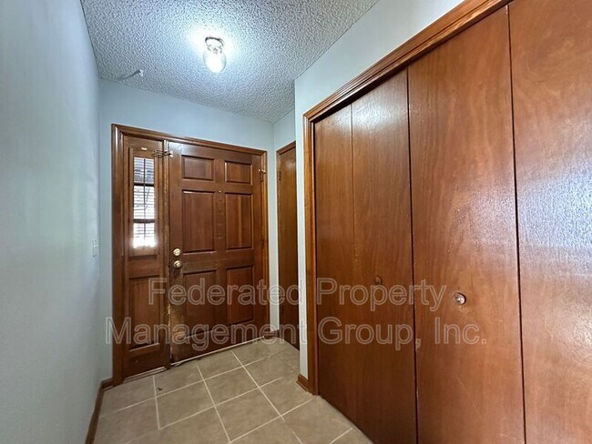 Building Photo - 3834 Windridge Ct