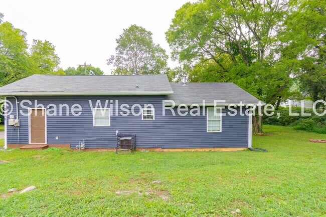 Foto del edificio - "Charming 3-Bedroom Retreat with 1050 Sq. Ft. of Cozy Living in Chattanooga!"