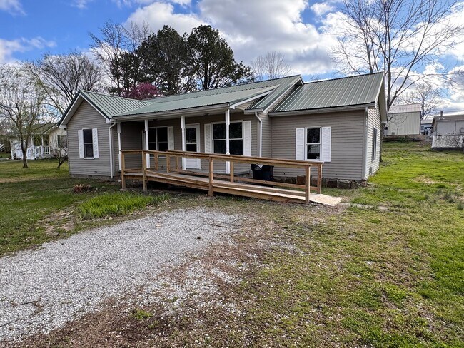 Building Photo - 109 Illini Ct