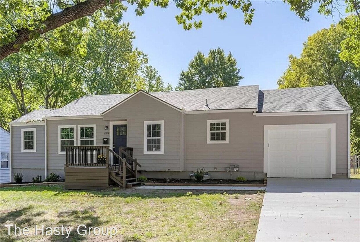 Primary Photo - 3 br, 2 bath House - 629 W 88th Terrace