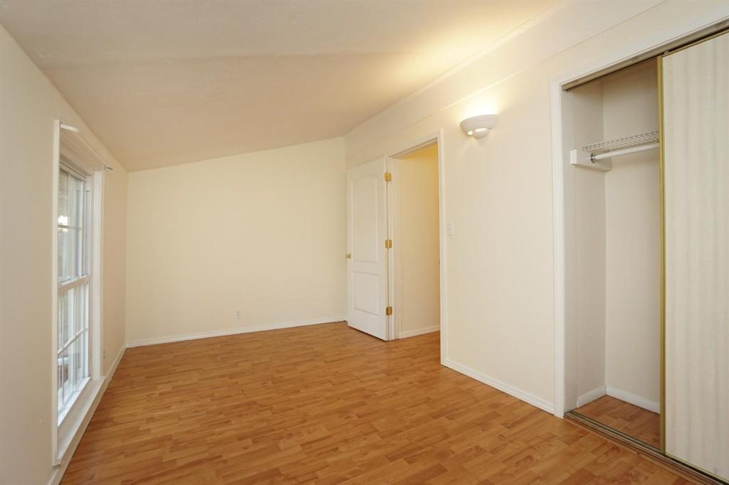 Primary Photo - 402 E Mulberry St