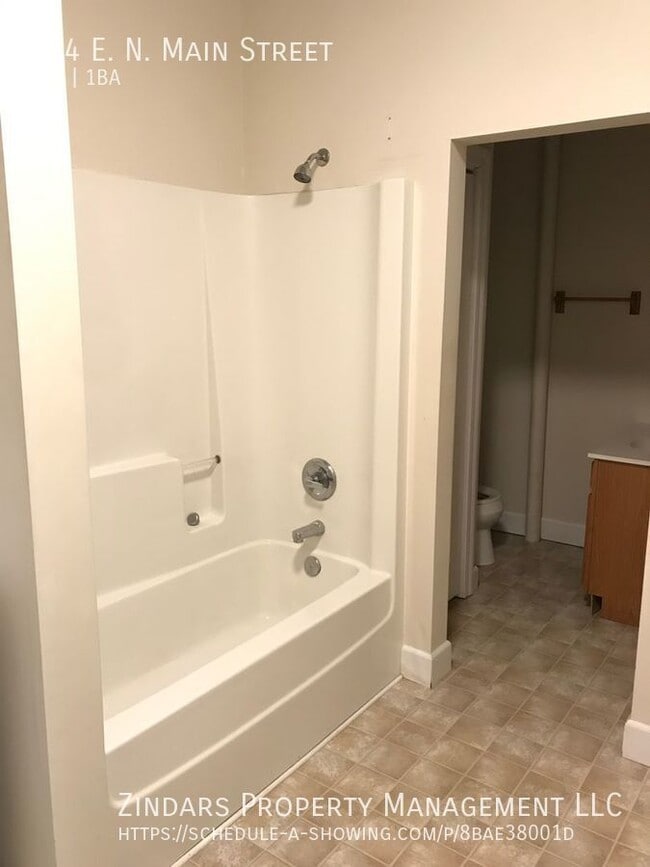 Foto del edificio - 204 E N Main St