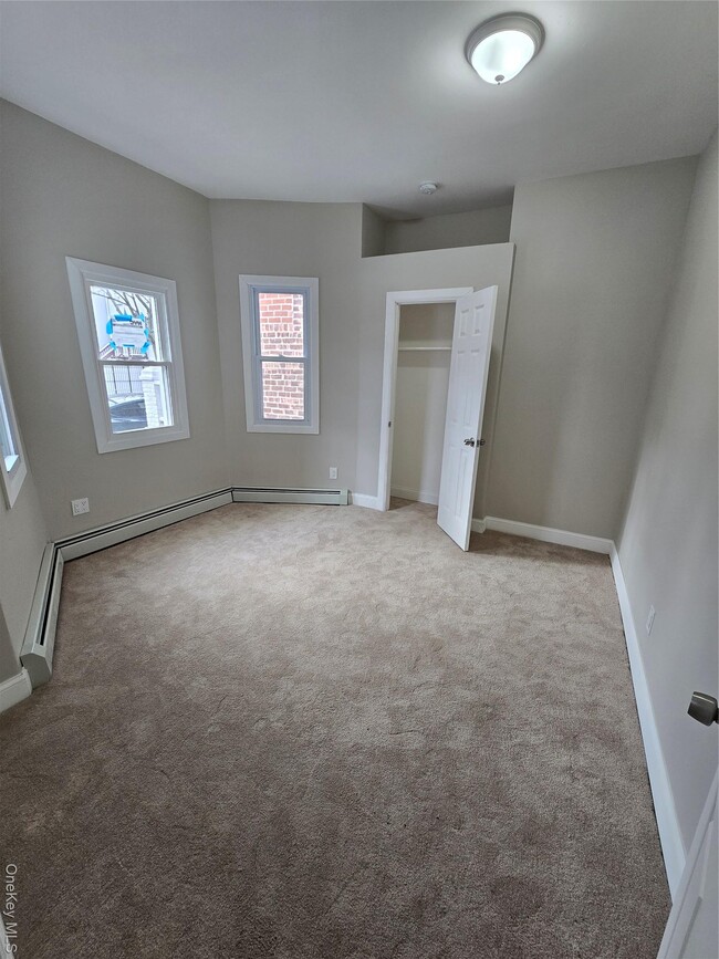 Building Photo - 159 Montauk Ave.