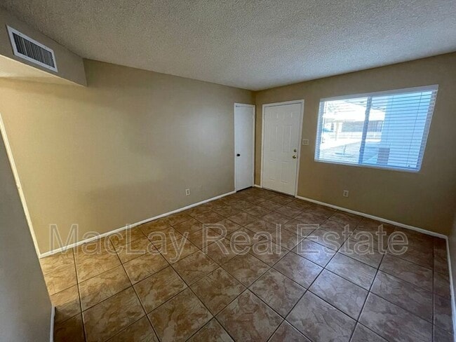 Foto del edificio - 841 E Fountain St