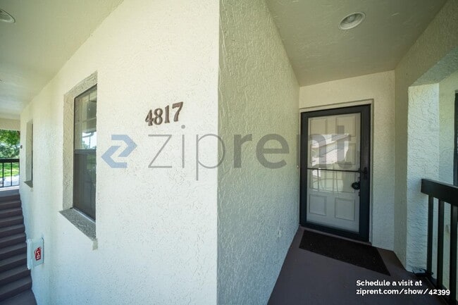 Building Photo - 4817 Winslow Beacon