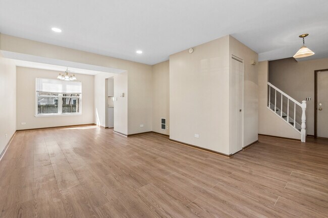 Foto del edificio - 1317 Spalding Dr