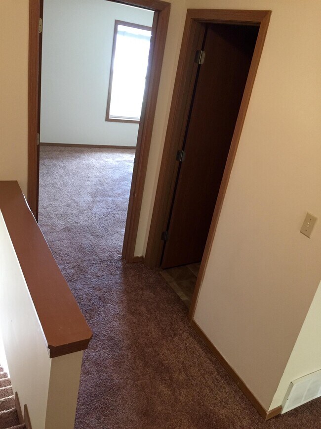 Building Photo - 413 Seville Dr