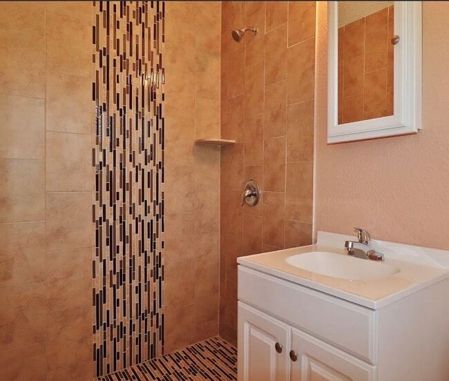 Foto del edificio - 8080 Jacques Dr