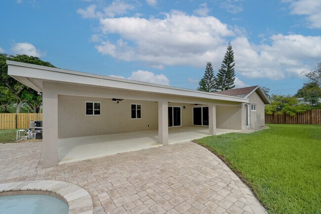 Photo - 630 SW 159th Terrace House