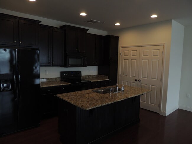 Building Photo - Walden Crossroads Apartment Homes