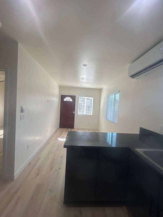 Living space - 8901 Firestone Plz