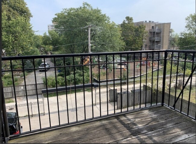 Building Photo - 4043 S Drexel Blvd