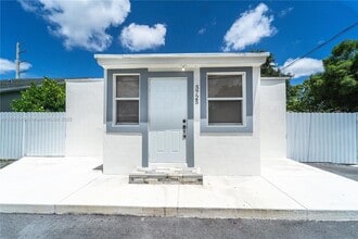 Building Photo - 5725 NW 24th Ave