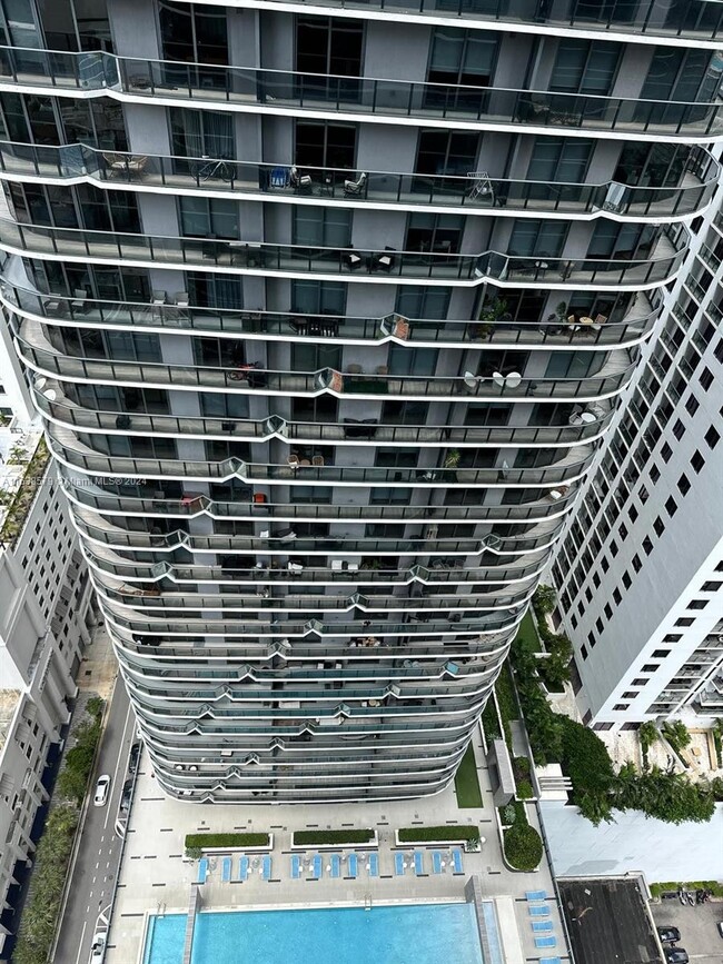 Foto del edificio - 45 SW 9th St