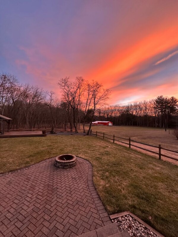 Foto principal - 377 Dudley Town Rd