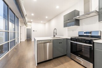 Building Photo - 1525 N 6th St