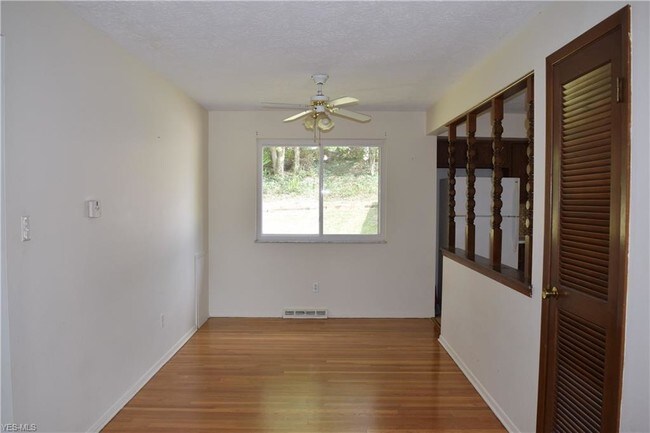 Building Photo - 6845 Lalemant Dr