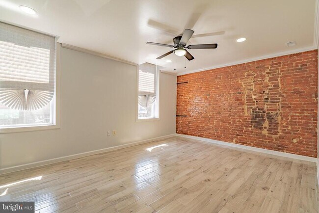 Building Photo - 507-9 W Girard Ave