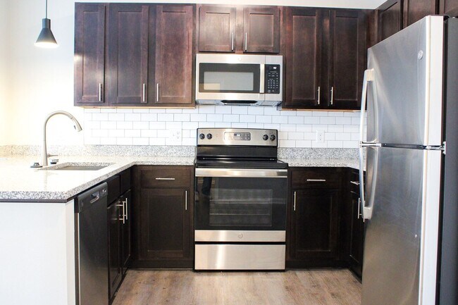 Foto del edificio - 3261 Redhawk St