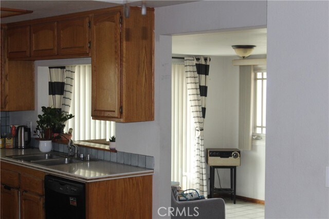 Foto del edificio - 4905 E Holbrook St