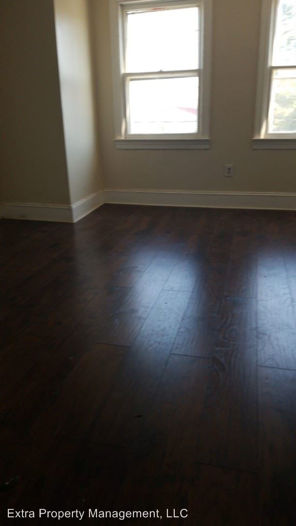 Building Photo - 4 br, 1 bath House - 329 Monmouth St