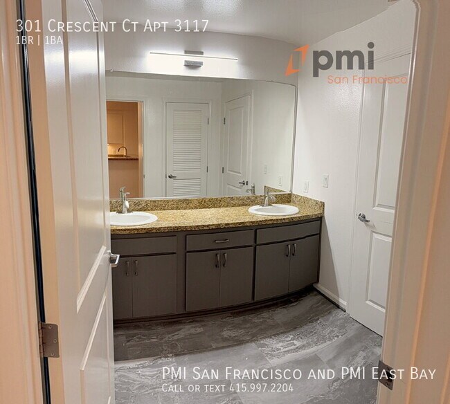 Foto del edificio - 301 Crescent Ct