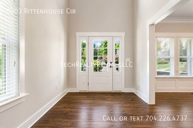 Foto del edificio - 8003 Rittenhouse Cir