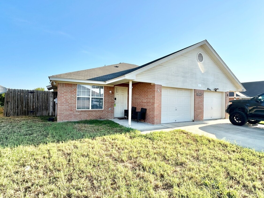 1627 Yuma Trail Unit A, Harker Heights, TX 76548 Room for Rent in