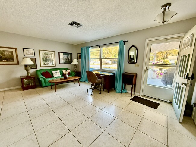 Foto del edificio - 4439 Black Fox Dr