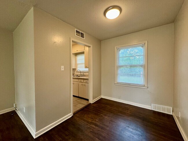 Foto del edificio - 2 Bedroom 1 Bathroom House