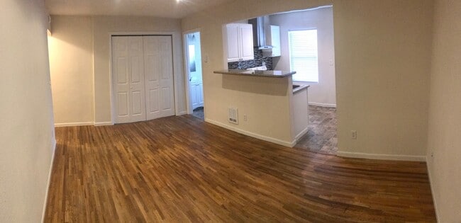 Building Photo - PERFECT LOWER SOUTH HILL STUDIO CLOSE TO H...