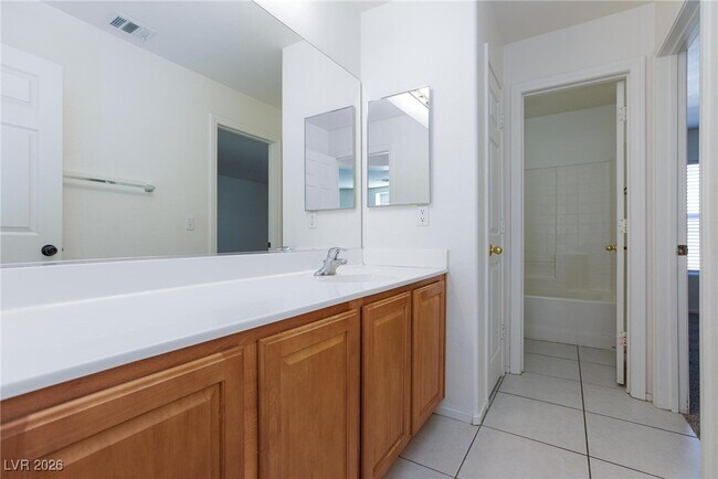 Foto del edificio - 5650 St Elias St