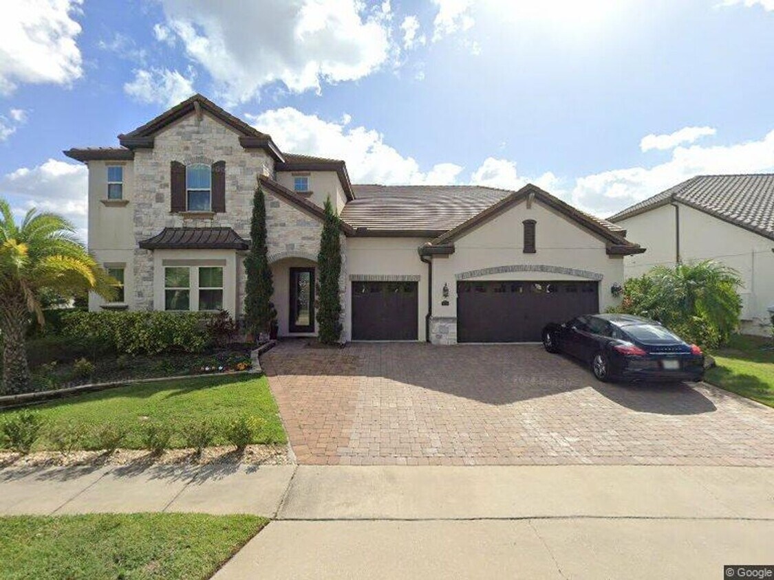 Foto principal - Exquisite 6-Bedroom Estate with Private Po...