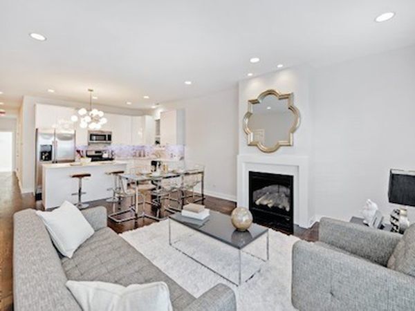 Foto del edificio - 3414 N Milwaukee Ave