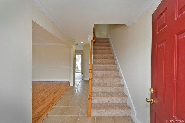 Building Photo - 21 Marwood Rd S