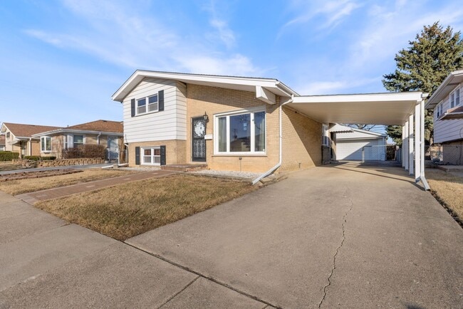 Building Photo - 31 52nd Ave