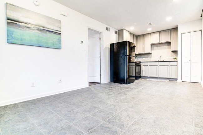 Building Photo - 1512 Arbor Knot Dr