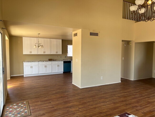 Foto del edificio - 8723 W Amelia Ave