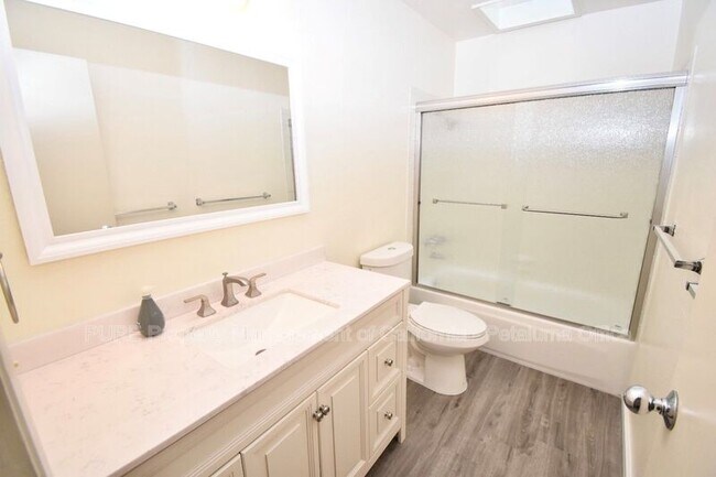 Building Photo - 6416 Sequoia St