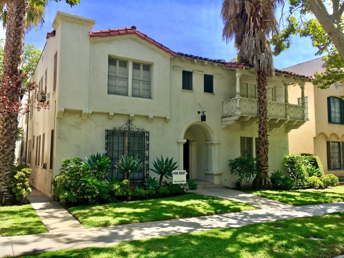 132 S Oakhurst Dr, Beverly Hills, CA 90212 Apartments in Beverly