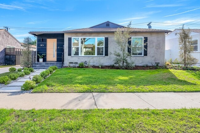 Foto del edificio - 616 W Ellis Ave