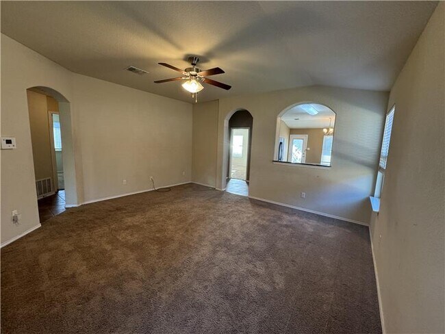 Building Photo - 6041 Stonehaven Dr