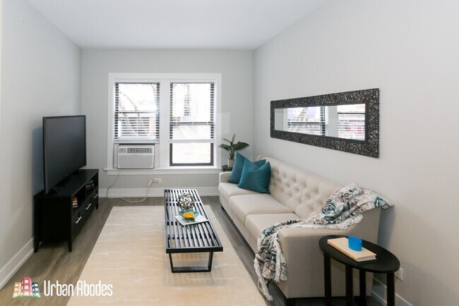 Foto del edificio - 703 W Brompton Ave